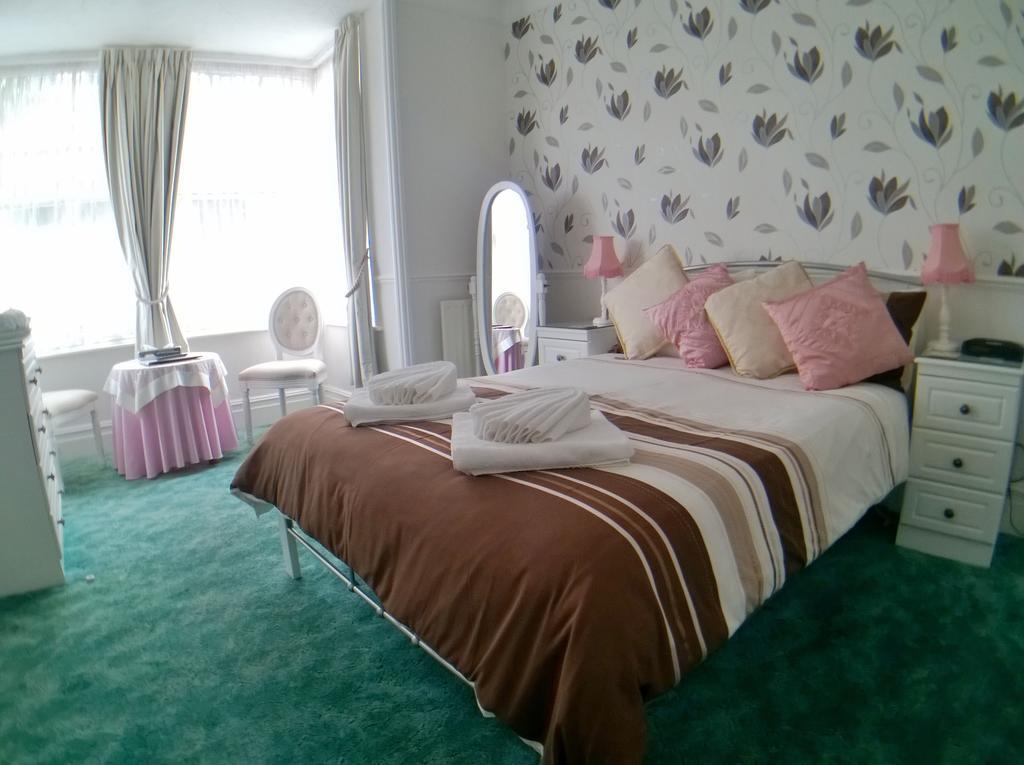 Crimdon Dene Hotel Torquay Room photo