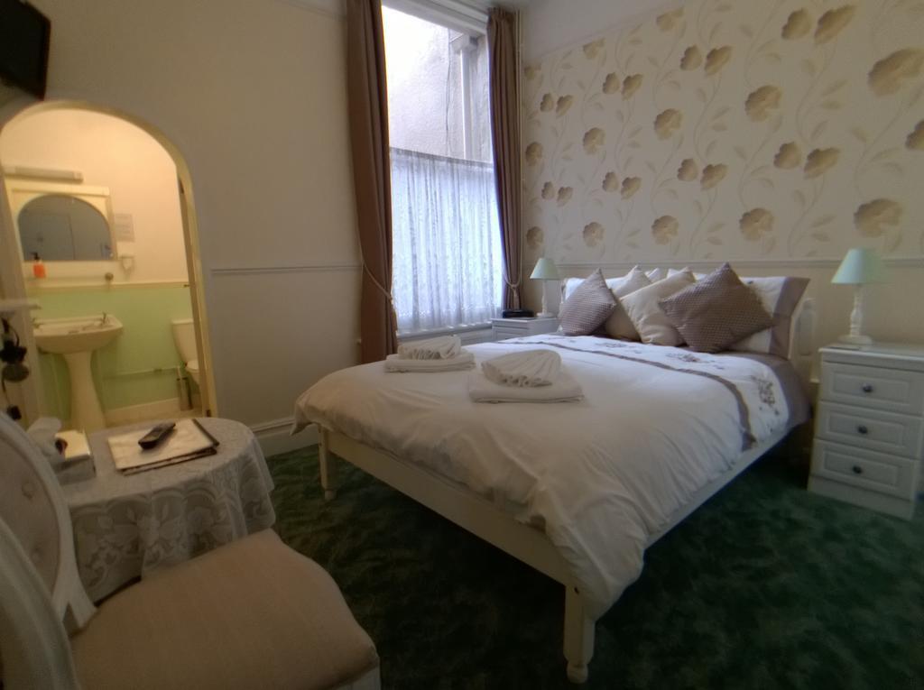 Crimdon Dene Hotel Torquay Room photo